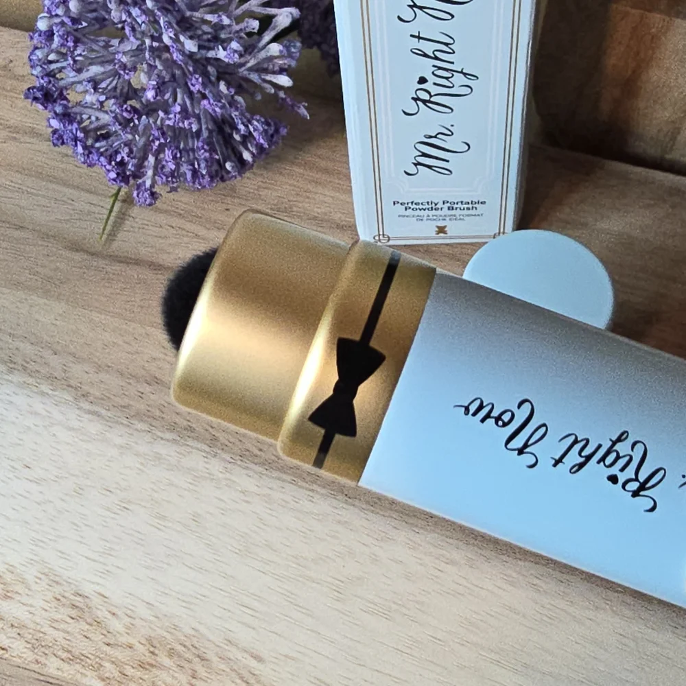 Too Faced Mr. Right Now Perfectly Portable Powder Brush Full Size For Travel New